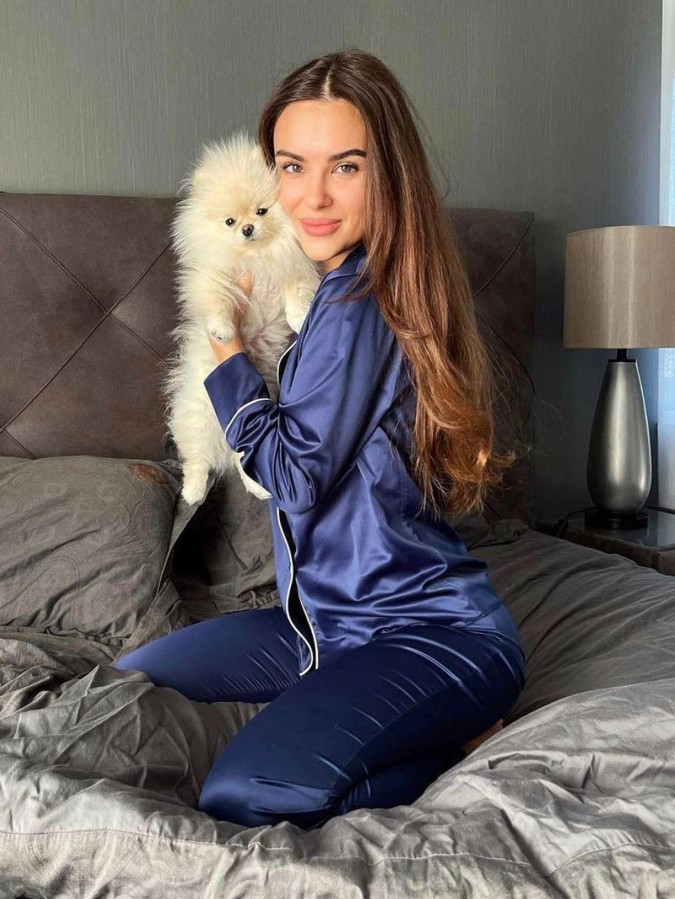 Pijama Luxury din Satin Bleumarin cu vipusca alba cod PJS13