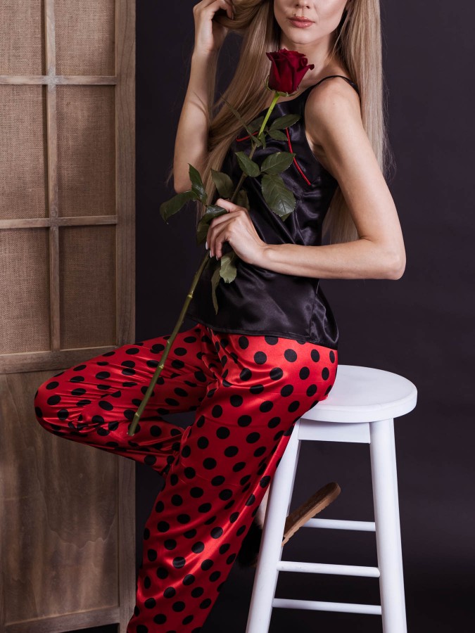 Pijama Luxury Lia din Satin Dots Black&Red