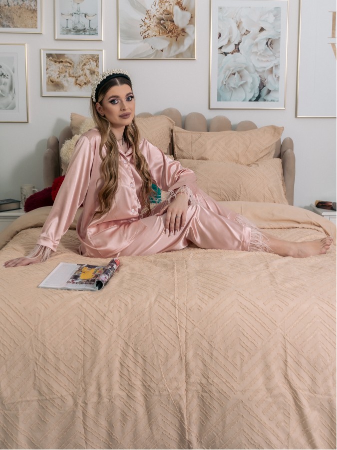 Pijama Luxury Diana din Satin cu pene Somon